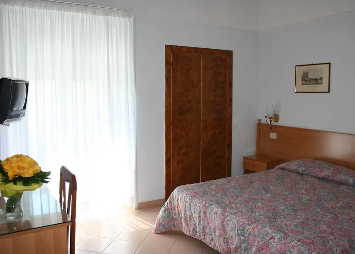 Castello 3* מסניה