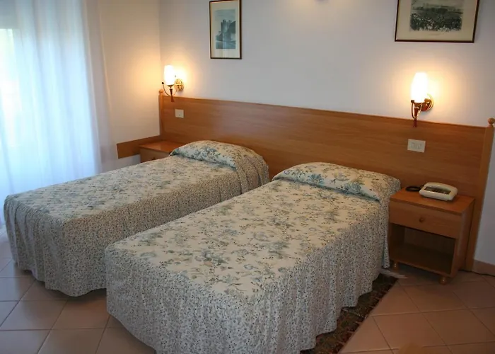 מלון Castello 3*